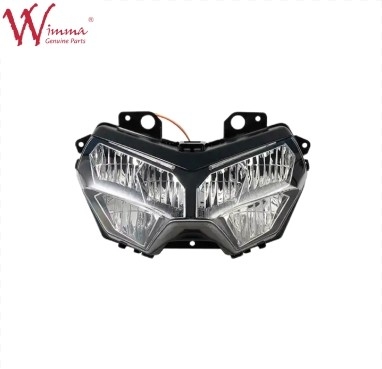 Lampu depan listrik menerangi jalan di depan Kawasaki Untuk keselamatan 50000 jam umur